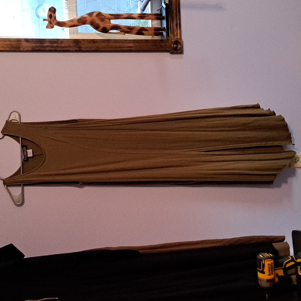 Olive green sleeveless women's dress